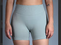 Short gris claro