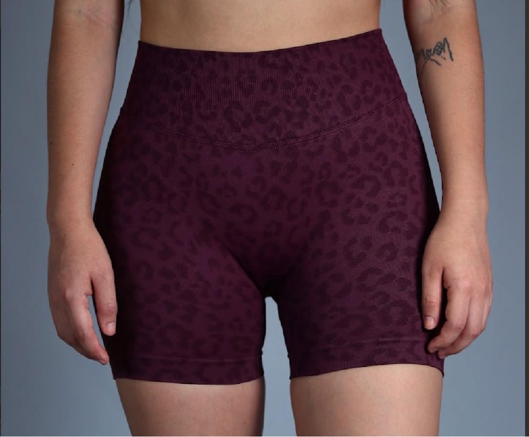 Short vino tinto leopardo